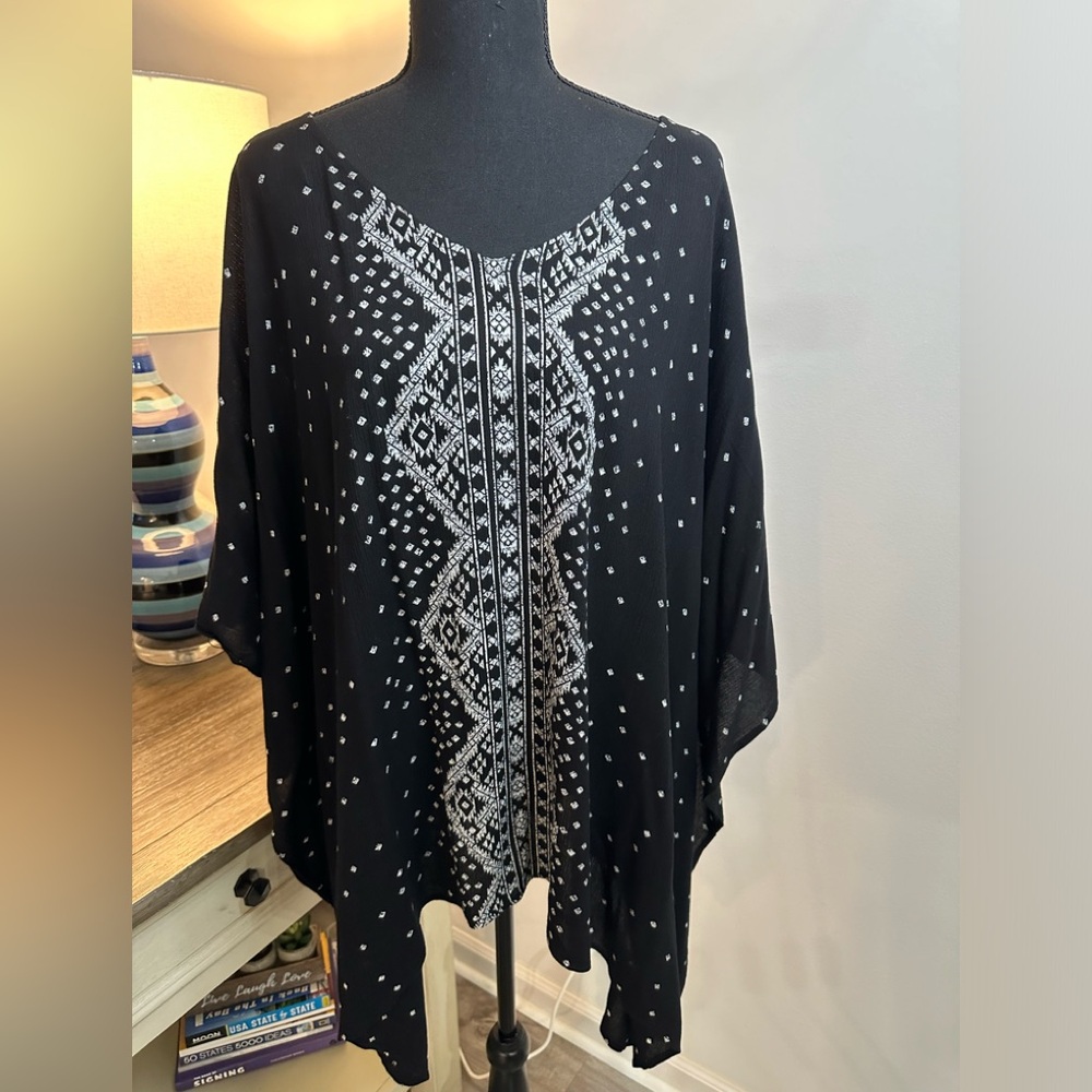 Chico’s Diamond Design Rayon Poncho - Size L / XL